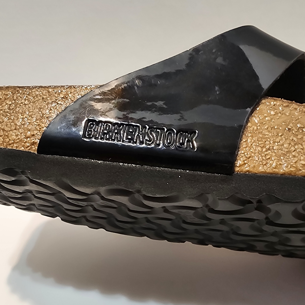 S.066- USED Birkenstock Gizeh Black Patent Sandals, Size 42 EU, 11 US - Picture 2 of 12